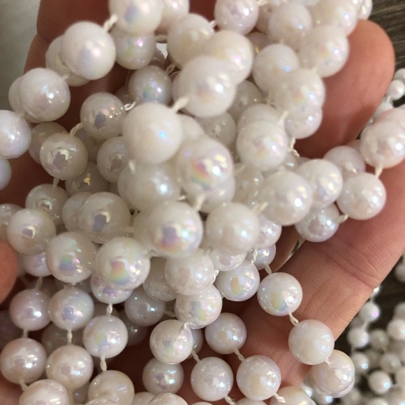 Vtg White Pearlescent Beaded Holiday Garland - Picture 3 of 7